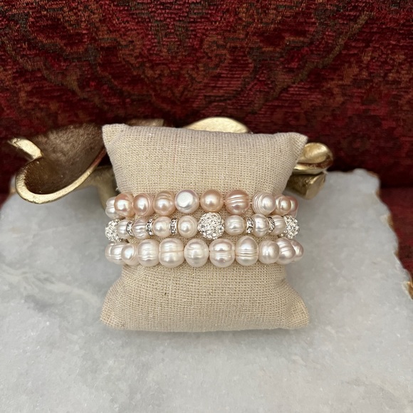 $105 NEW Sundance Freshwater Pearl & Rose Quartz Stretch Bracelets ~ Set of 4 🌺 - Picture 4 of 4